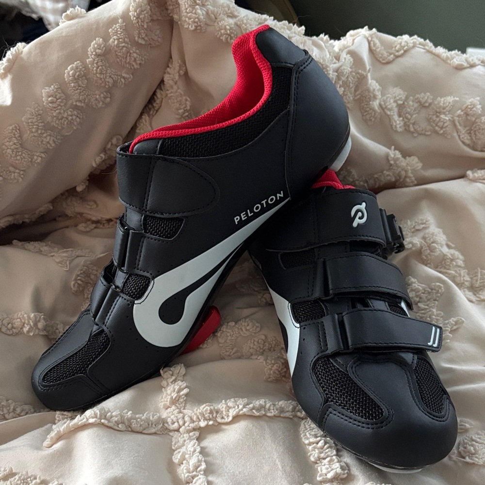 Peloton Men’s Black and Red Cycling Shoes size 44